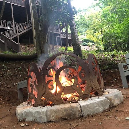 Cozy Creekfront Family Cabin-Pet Friendly -Gamerm-Hot Tub Hiawassee Exterior photo