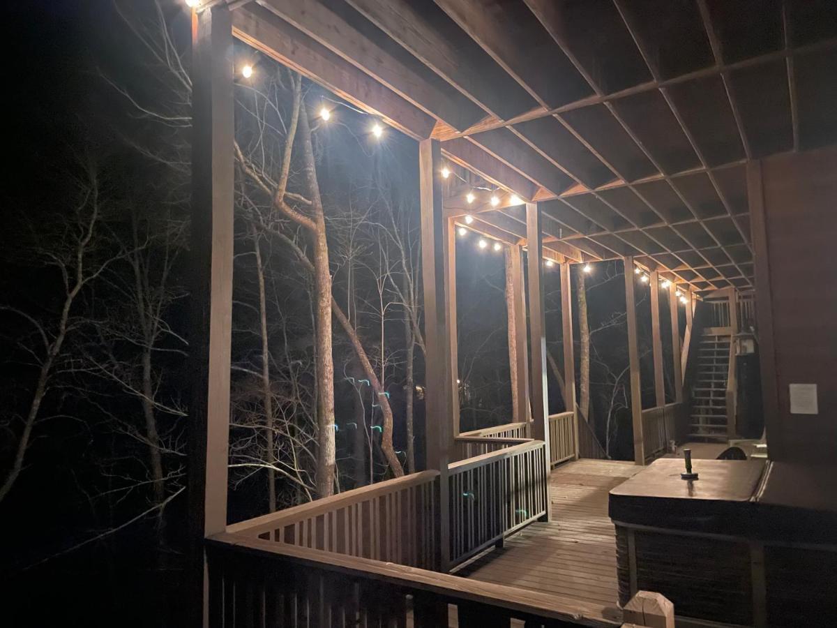 Cozy Creekfront Family Cabin-Pet Friendly -Gamerm-Hot Tub Hiawassee Exterior photo