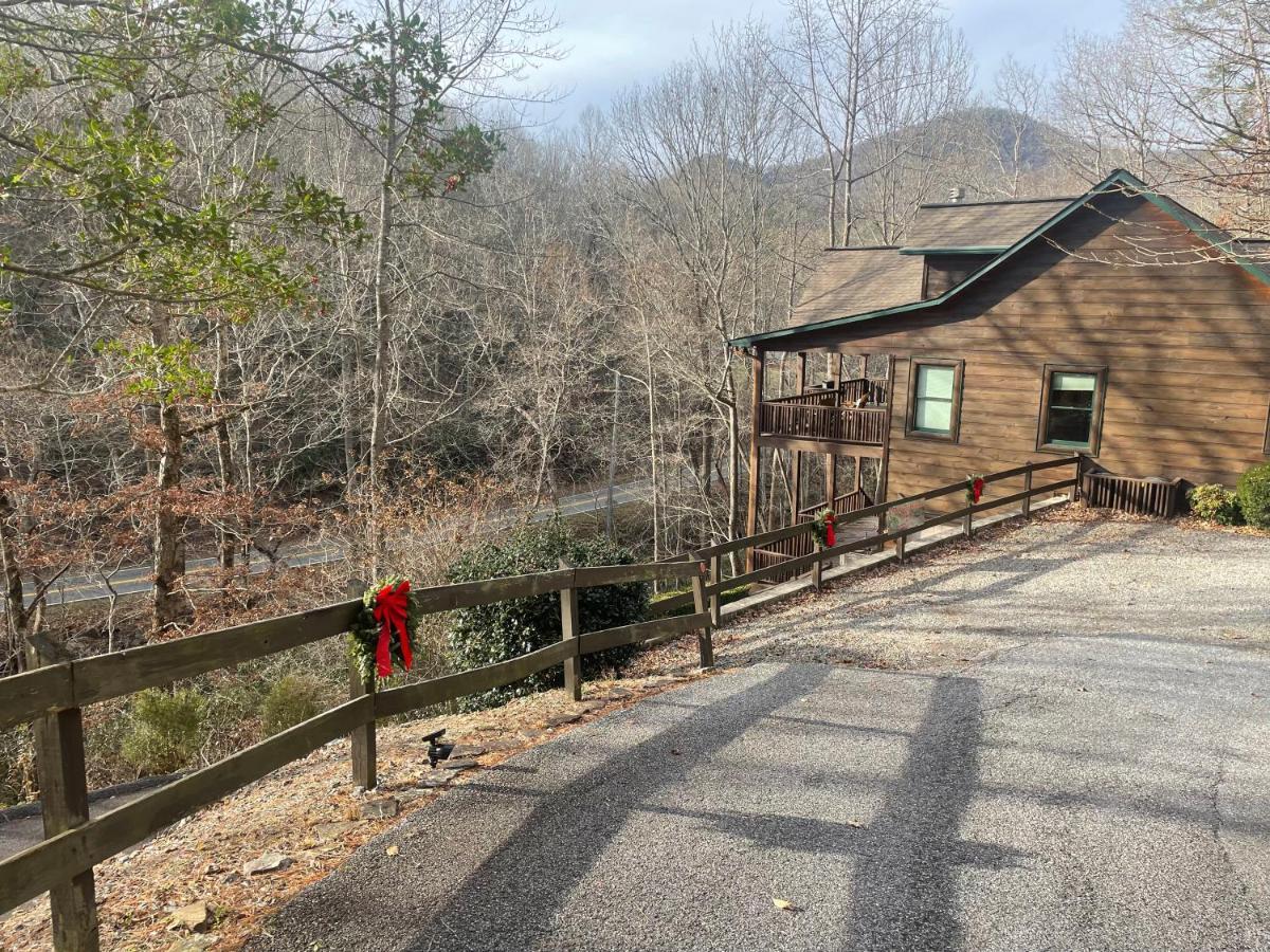 Cozy Creekfront Family Cabin-Pet Friendly -Gamerm-Hot Tub Hiawassee Exterior photo