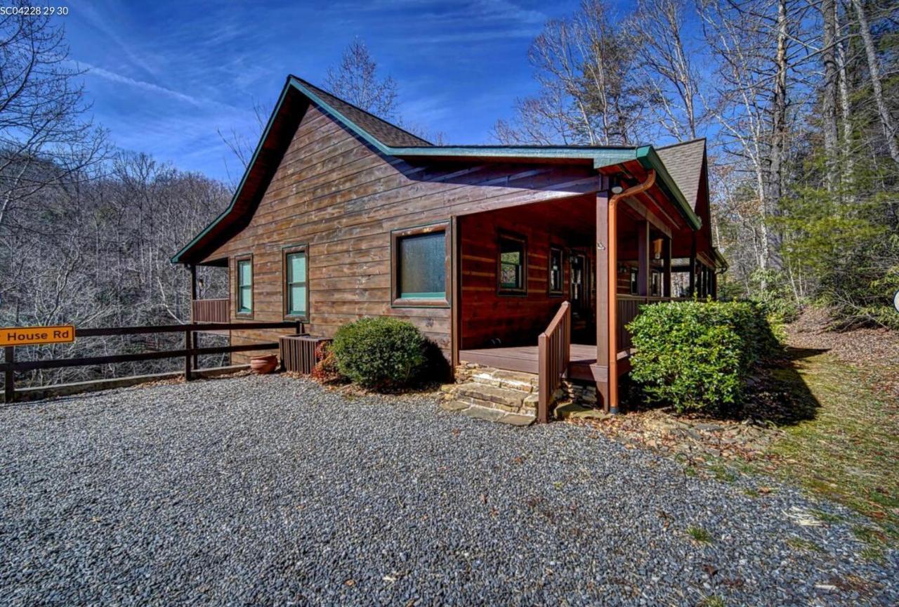 Cozy Creekfront Family Cabin-Pet Friendly -Gamerm-Hot Tub Hiawassee Exterior photo