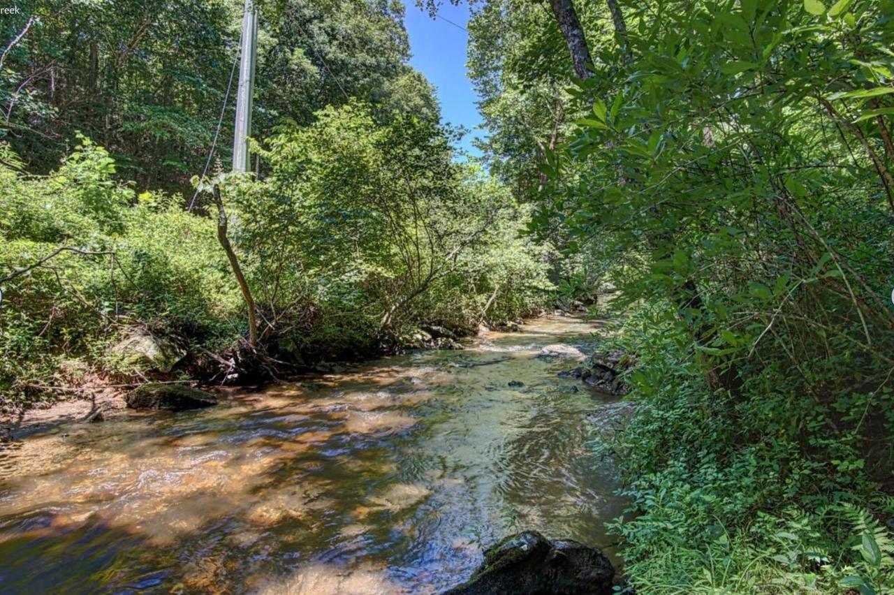 Cozy Creekfront Family Cabin-Pet Friendly -Gamerm-Hot Tub Hiawassee Exterior photo
