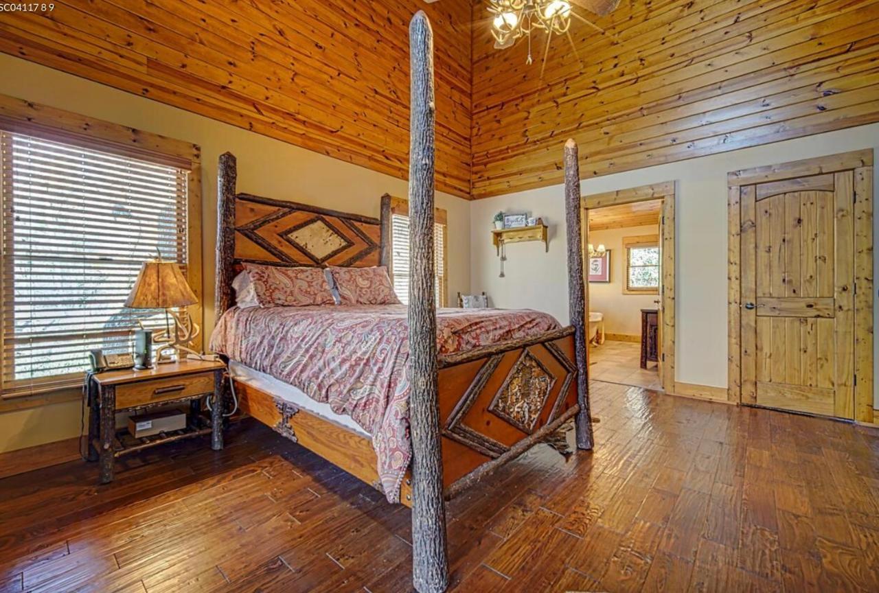 Cozy Creekfront Family Cabin-Pet Friendly -Gamerm-Hot Tub Hiawassee Exterior photo