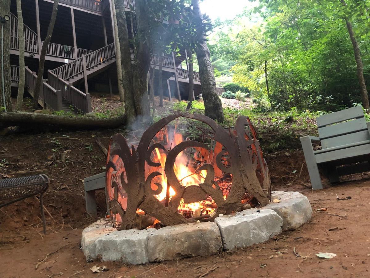 Cozy Creekfront Family Cabin-Pet Friendly -Gamerm-Hot Tub Hiawassee Exterior photo